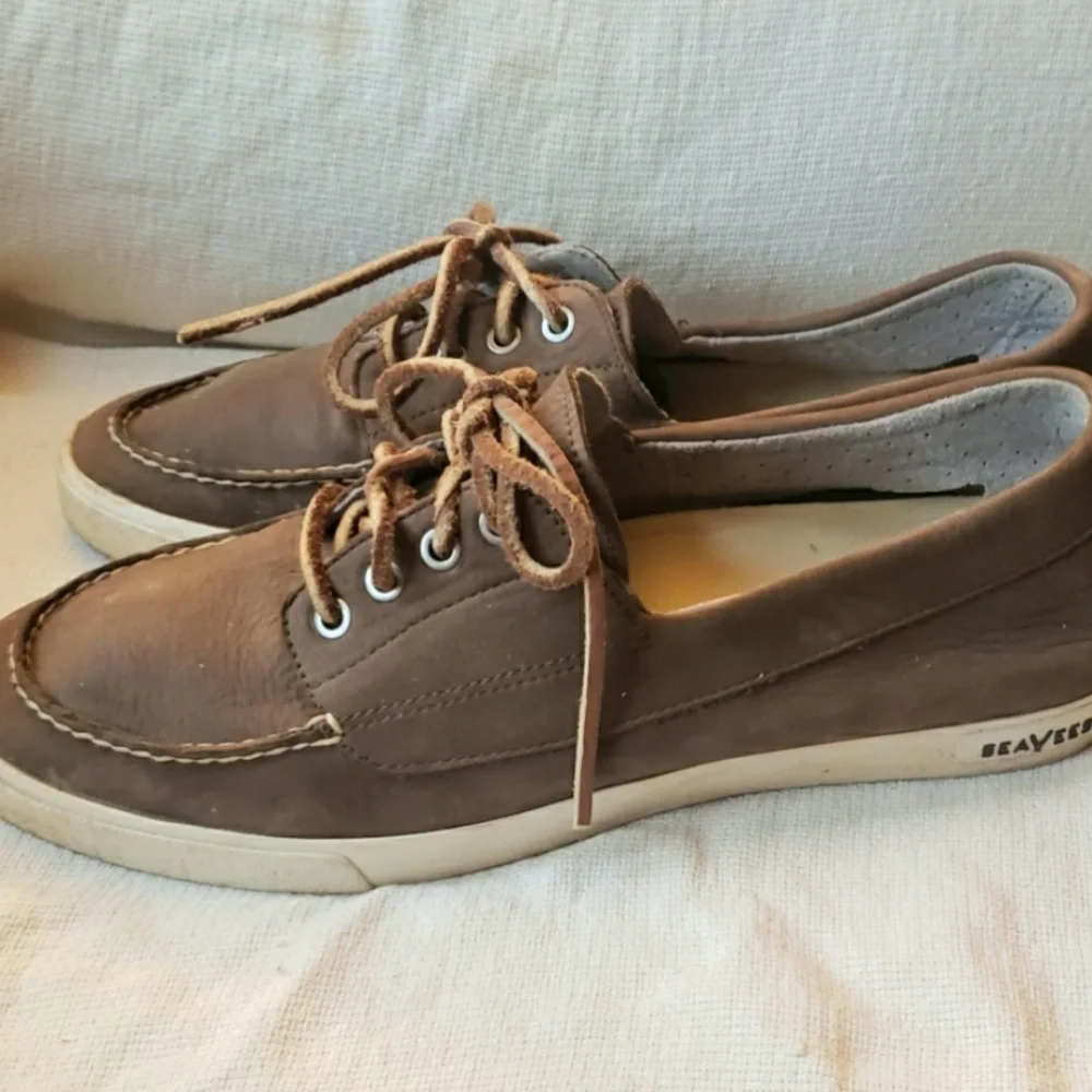 SeaVees leather boating shoes 12